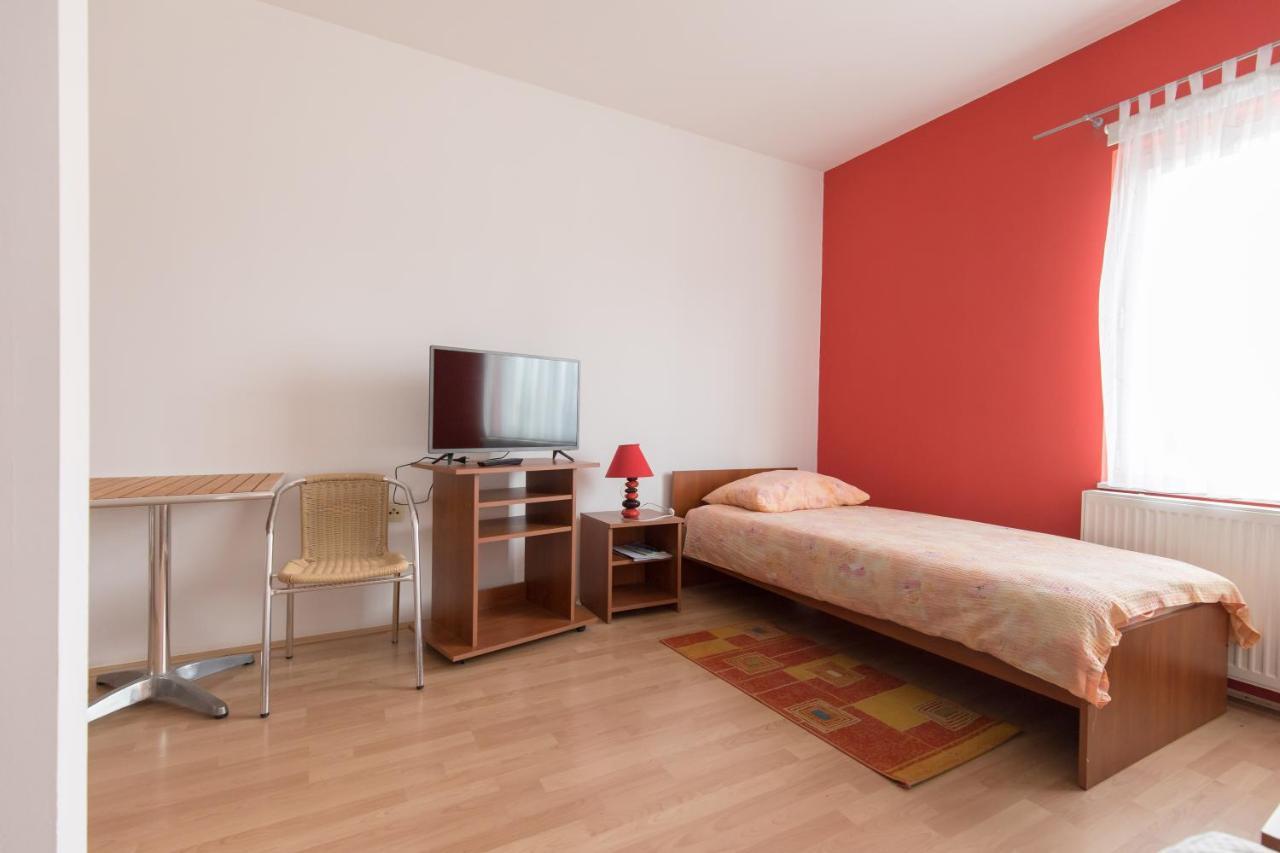 Guesthouse Capistro Bilje Exteriér fotografie