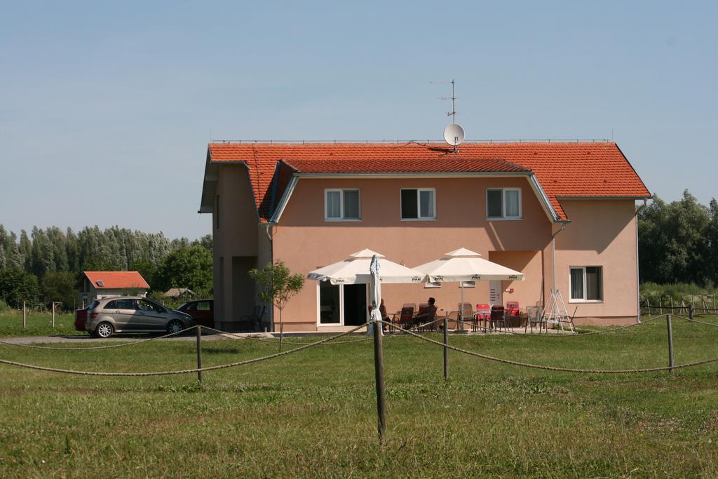 Guesthouse Capistro Bilje Exteriér fotografie
